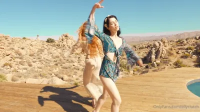 Elly Clutch — Video 513