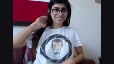 Mia Khalifa Bare Boobs Live Video Leaked